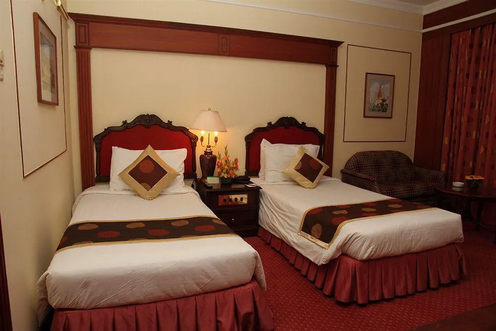 The Everest Hotel Kathmandu 5*,